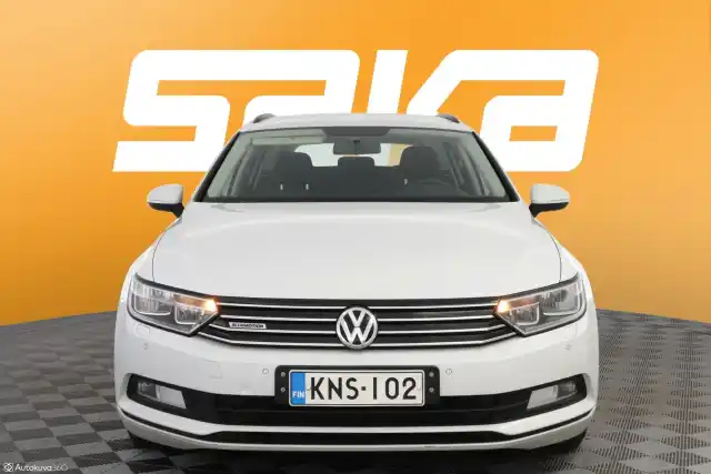 Valkoinen Farmari, Volkswagen Passat – KNS-102