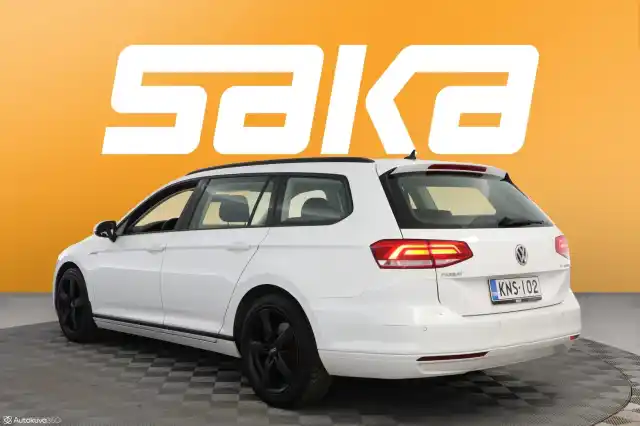 Valkoinen Farmari, Volkswagen Passat – KNS-102