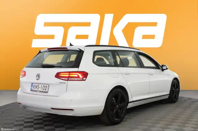 Valkoinen Farmari, Volkswagen Passat – KNS-102
