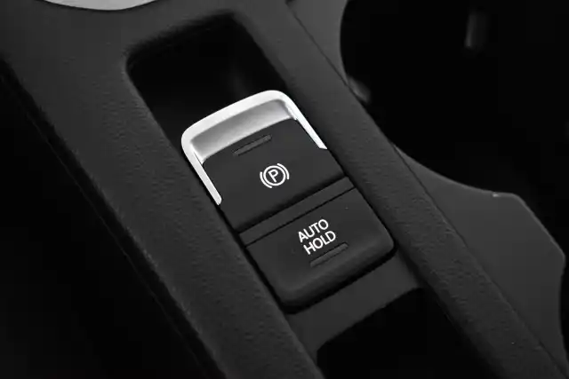 Valkoinen Farmari, Volkswagen Passat – KNS-102