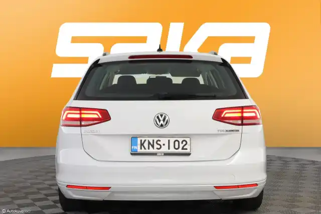 Valkoinen Farmari, Volkswagen Passat – KNS-102