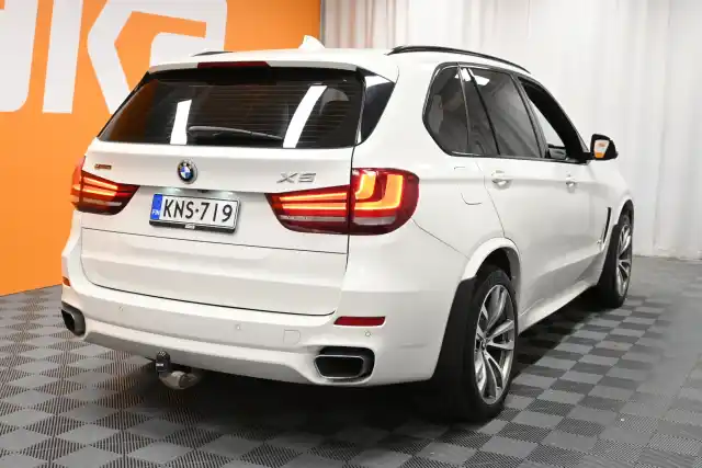 Valkoinen Maastoauto, BMW X5 – KNS-719