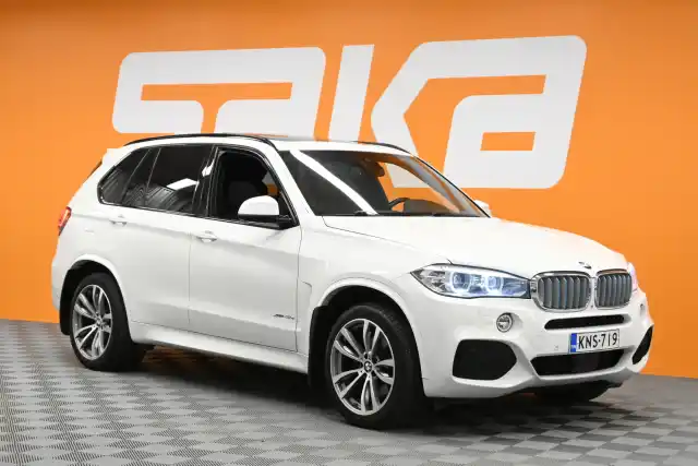 Valkoinen Maastoauto, BMW X5 – KNS-719