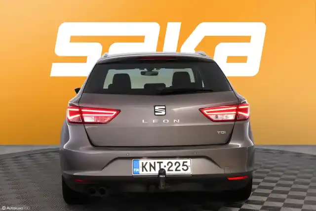 Harmaa Farmari, Seat Leon ST – KNT-225