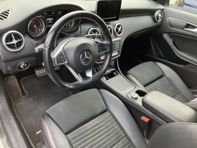 Valkoinen Viistoperä, Mercedes-Benz A – KNT-802