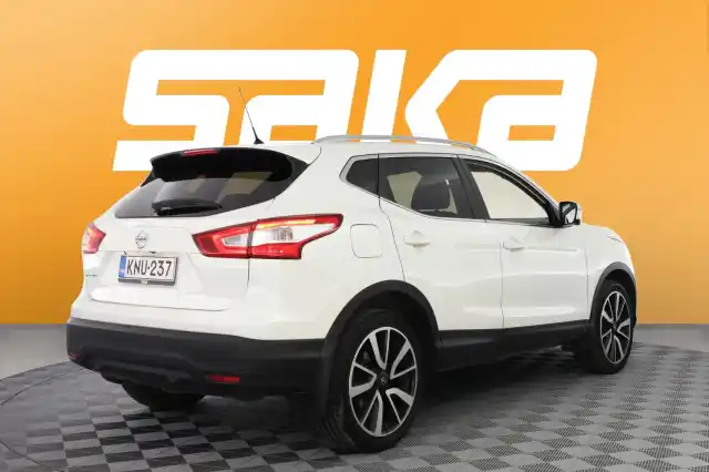 Valkoinen Maastoauto, Nissan Qashqai – KNU-237