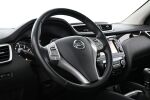 Valkoinen Maastoauto, Nissan Qashqai – KNU-237, kuva 10