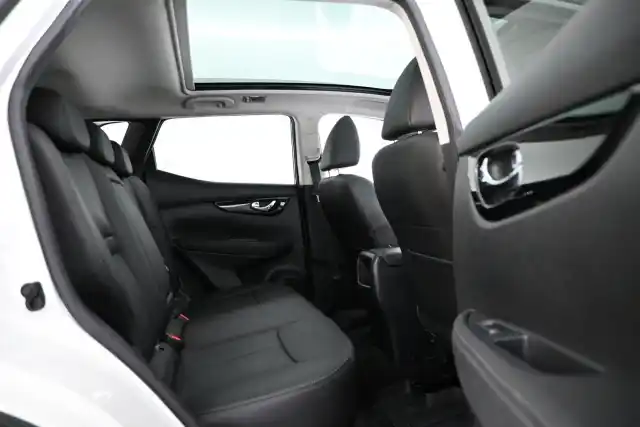Valkoinen Maastoauto, Nissan Qashqai – KNU-237