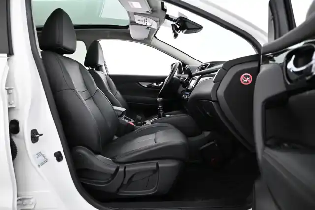 Valkoinen Maastoauto, Nissan Qashqai – KNU-237