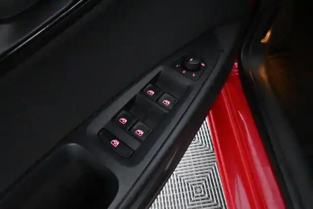 Punainen Farmari, Seat Leon ST – KNV-892