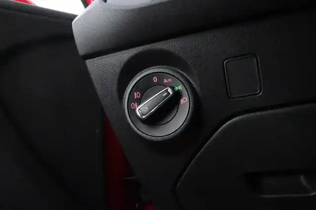 Punainen Farmari, Seat Leon ST – KNV-892