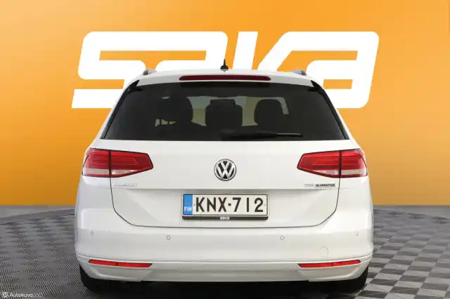 Valkoinen Farmari, Volkswagen Passat – KNX-712