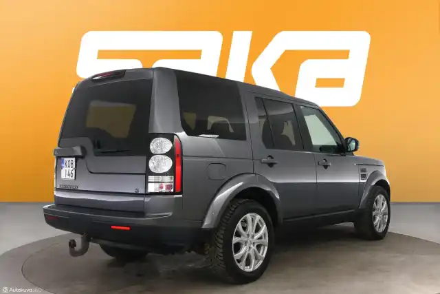 Harmaa Maastoauto, Land Rover Discovery – KOB-146