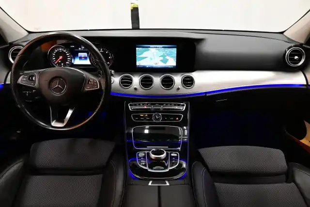 Musta Farmari, Mercedes-Benz E – KOE-315