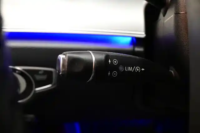 Musta Farmari, Mercedes-Benz E – KOE-315