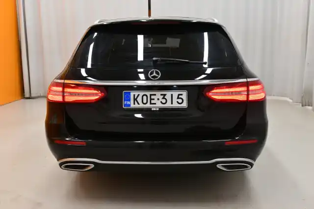 Musta Farmari, Mercedes-Benz E – KOE-315