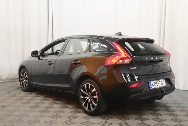 Musta Viistoperä, Volvo V40 – KOE-707