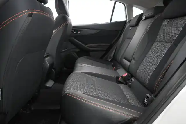 Valkoinen Farmari, Subaru XV – KOE-848