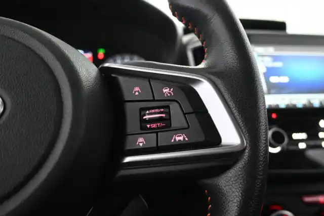 Valkoinen Farmari, Subaru XV – KOE-848