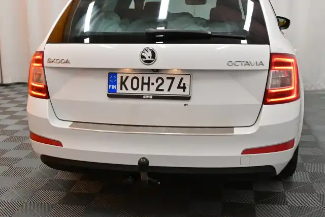 Valkoinen Farmari, Skoda Octavia – KOH-274