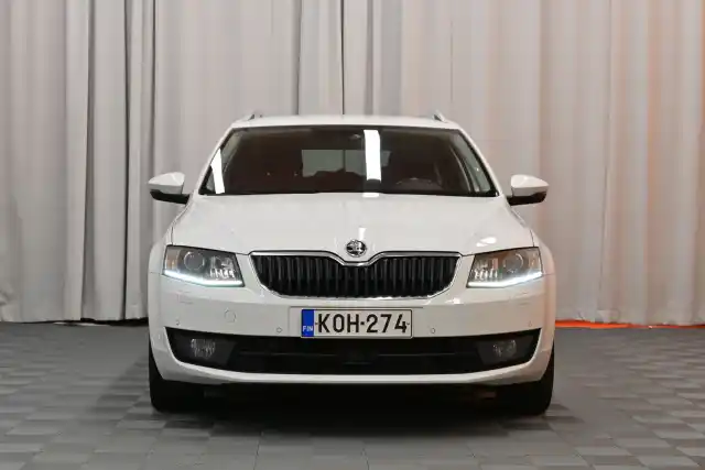 Valkoinen Farmari, Skoda Octavia – KOH-274