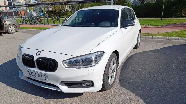 Valkoinen Viistoperä, BMW 118 – KOJ-415