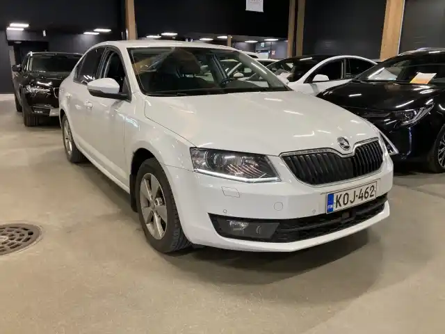Valkoinen Viistoperä, Skoda Octavia – KOJ-462