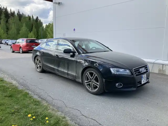 Musta Henkilöauto, Audi A5 – KOL-475