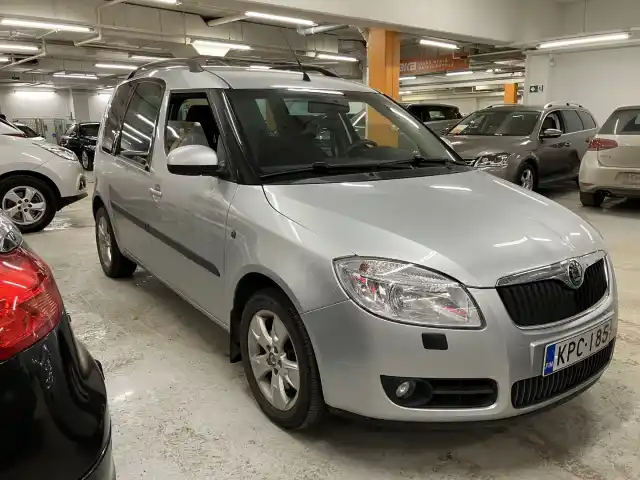 Harmaa Tila-auto, Skoda Roomster – KPC-185