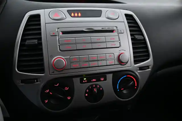Sininen Viistoperä, Hyundai i20 – KPE-345