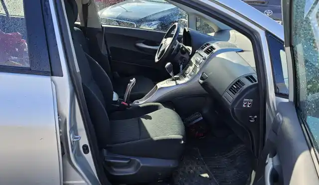 Hopea Viistoperä, Toyota Auris – KPG-304