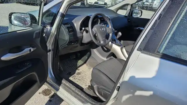 Hopea Viistoperä, Toyota Auris – KPG-304