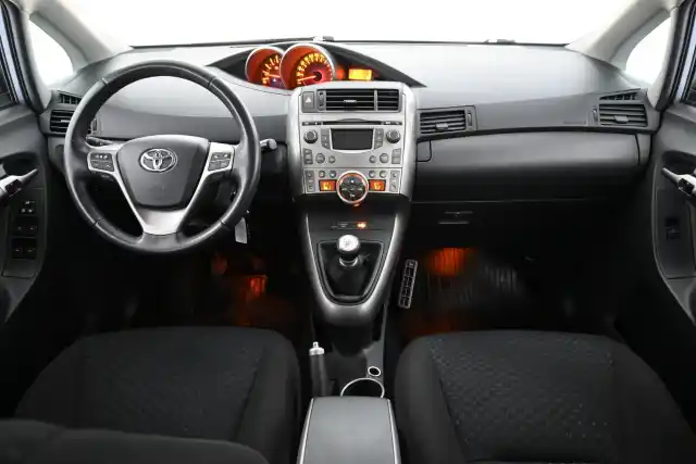 Sininen Tila-auto, Toyota VERSO – KPH-321