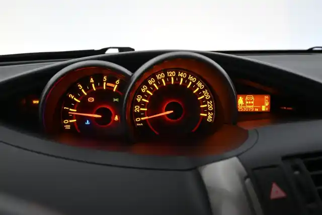 Sininen Tila-auto, Toyota VERSO – KPH-321