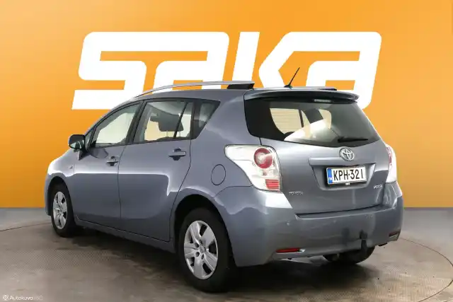 Sininen Tila-auto, Toyota VERSO – KPH-321