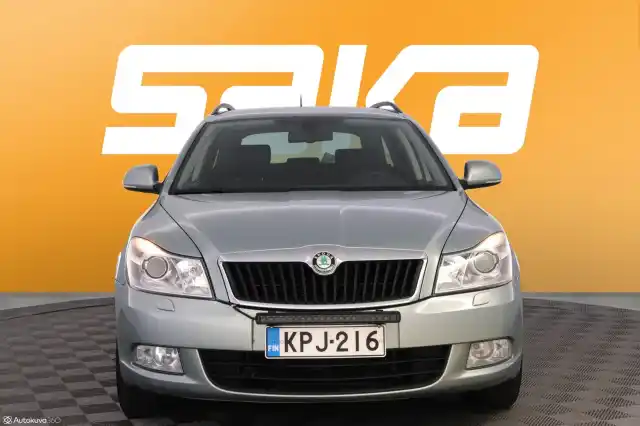 Vihreä Farmari, Skoda Octavia – KPJ-216