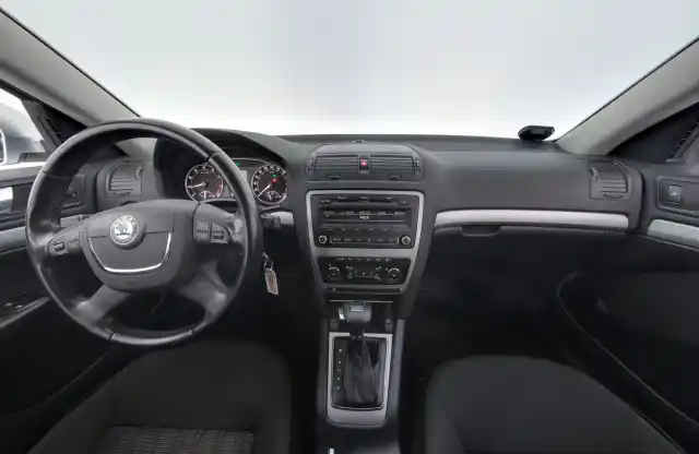 Vihreä Farmari, Skoda Octavia – KPJ-216