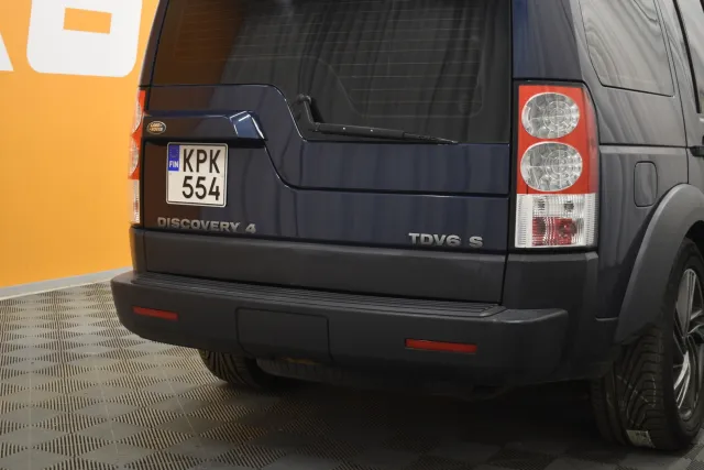 Sininen Maastoauto, Land Rover Discovery – KPK-554