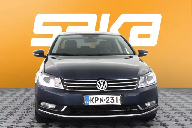 Sininen Sedan, Volkswagen Passat – KPN-231