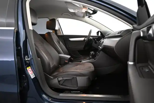Sininen Sedan, Volkswagen Passat – KPN-231