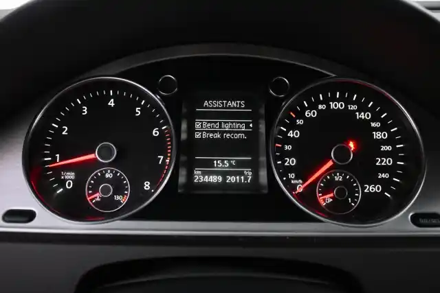 Sininen Sedan, Volkswagen Passat – KPN-231