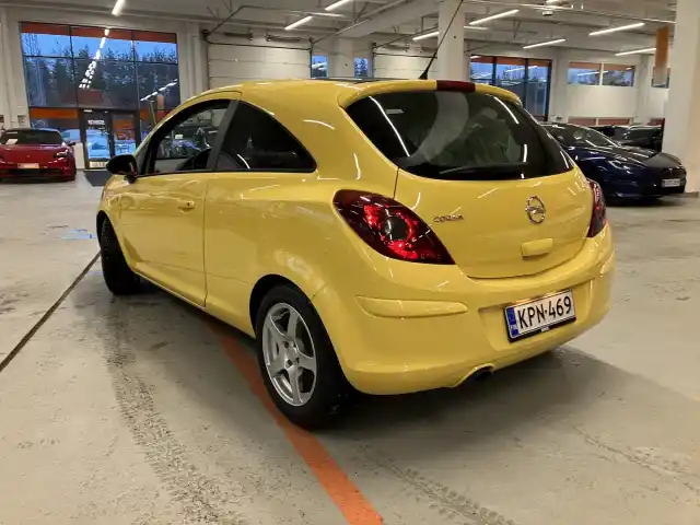 Keltainen Viistoperä, Opel Corsa – KPN-469