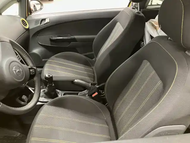 Keltainen Viistoperä, Opel Corsa – KPN-469