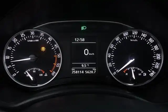 Sininen Viistoperä, Skoda Octavia – KPN-624
