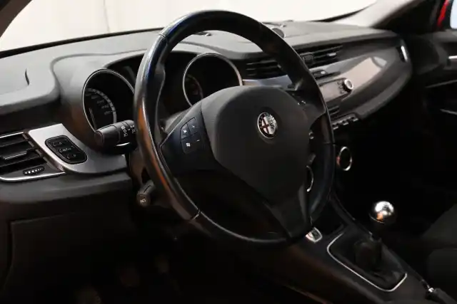 Punainen Viistoperä, Alfa Romeo Giulietta – KPO-320