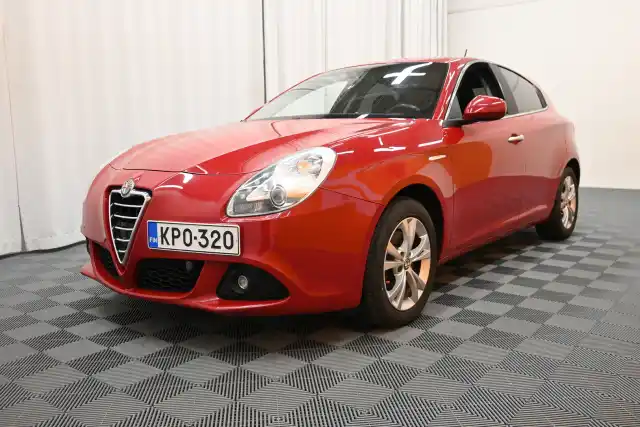 Punainen Viistoperä, Alfa Romeo Giulietta – KPO-320