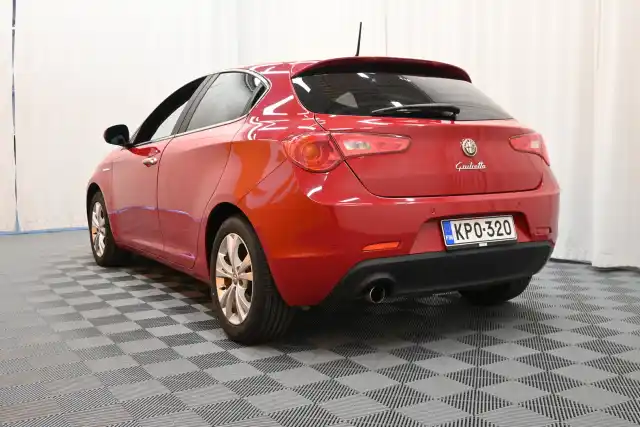 Punainen Viistoperä, Alfa Romeo Giulietta – KPO-320