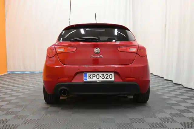 Punainen Viistoperä, Alfa Romeo Giulietta – KPO-320