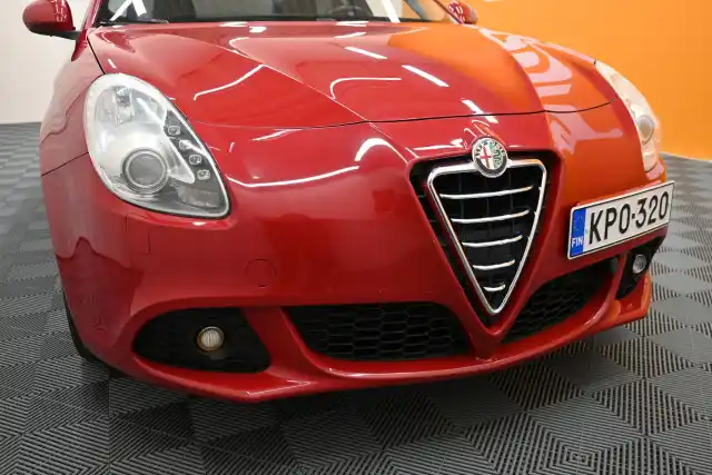 Punainen Viistoperä, Alfa Romeo Giulietta – KPO-320