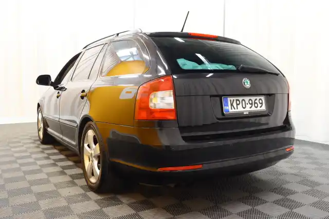 Musta Farmari, Skoda Octavia – KPO-969